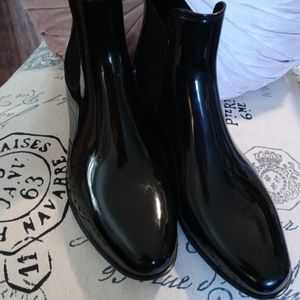 Ralph Lauren Patent Leather Ankle Rain Boots!! Just Simply Chic..